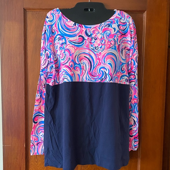 SOLD Lilly Pulitzer Finn long sleeve - Picture 2 of 5